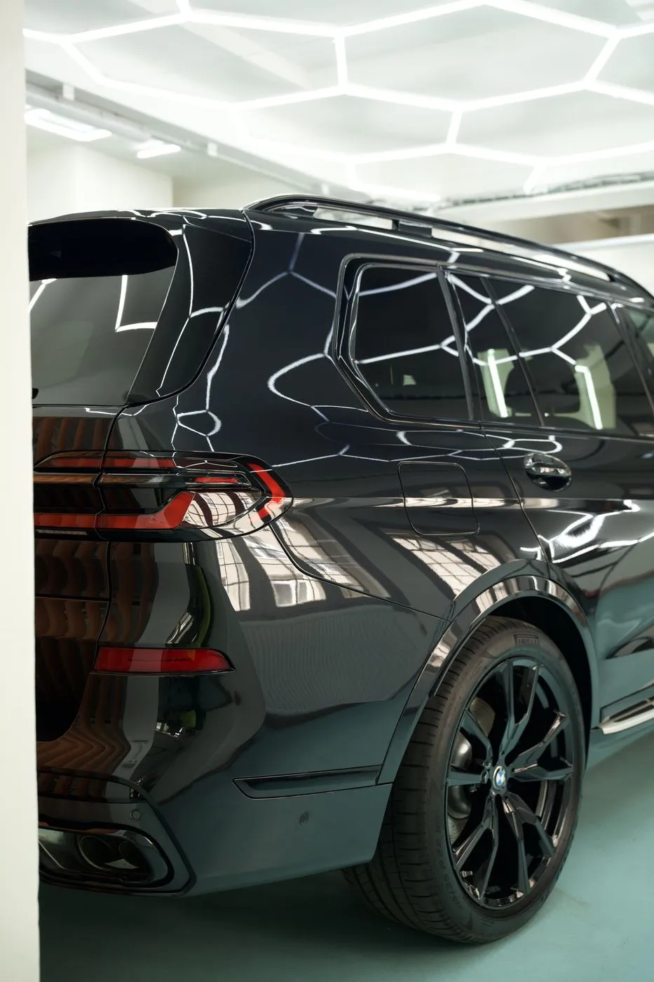 BMW X7 — Dr. Chaus